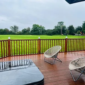  Apartment Long Meadow With Hot Tub United Kingdom